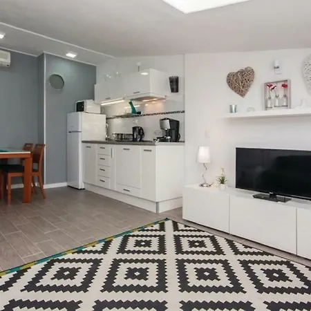 Apartment Riva *